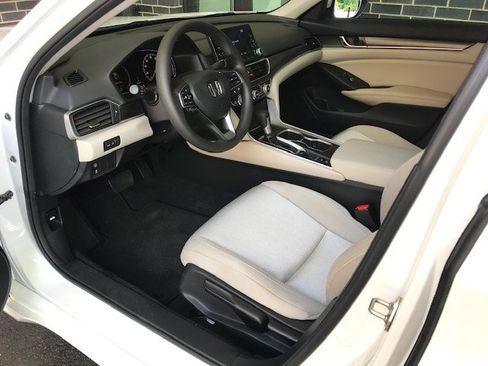 Used 2020 Honda Accord LX image 5