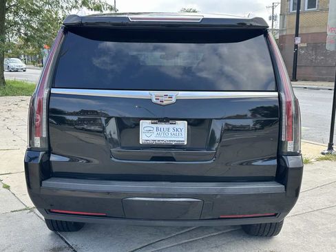 Used 2019 Cadillac Escalade Luxury AWD/4WD image 5