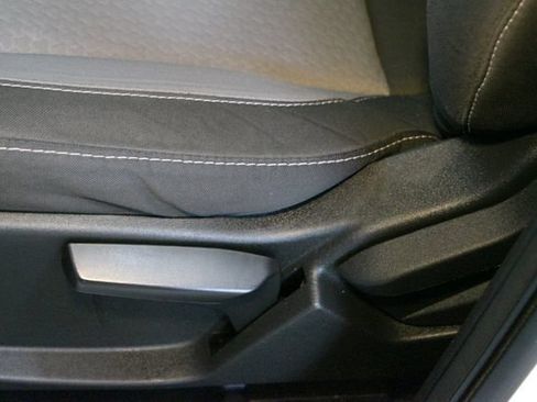 Used 2017 Ford Escape SE FWD image 17