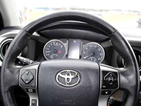 Used 2016 Toyota Tacoma SR5 image 16