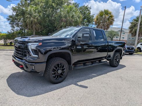 Used 2025 Chevrolet Silverado 2500 LT w/ Trail Boss Package AWD/4WD image 9