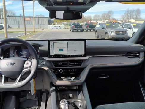 Used 2018 Jeep Wrangler Unlimited Sahara image 20