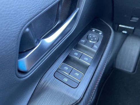 New 2025 Nissan Kicks SR image 32