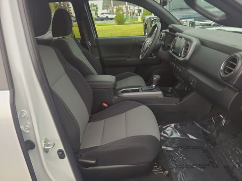 Certified 2023 Toyota Tacoma TRD Sport AWD/4WD image 17