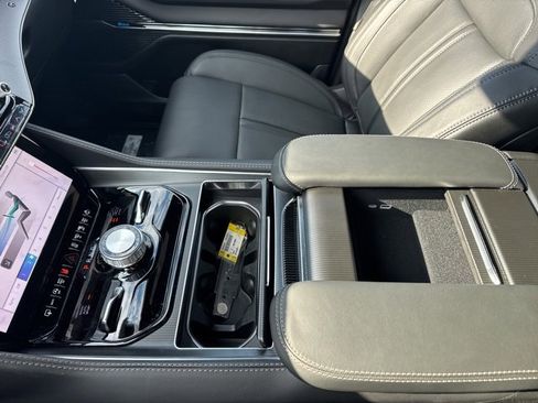 New 2026 Jeep Grand Wagoneer Summit image 20