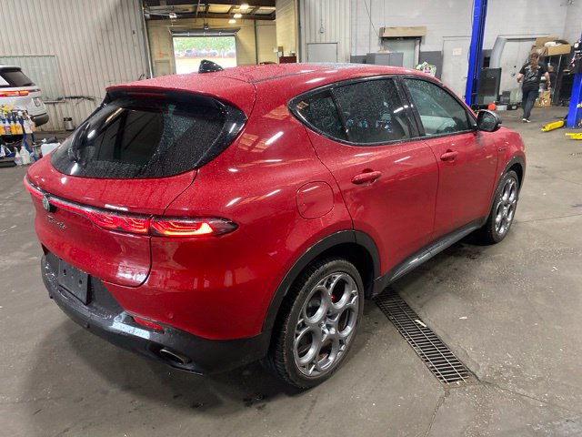 Used 2024 Alfa Romeo Tonale Ti AWD/4WD image 5