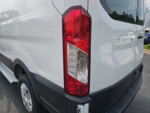 Used 2025 Ford Transit 250 Low Roof w/ Exterior Upgrade Package RWD image 33