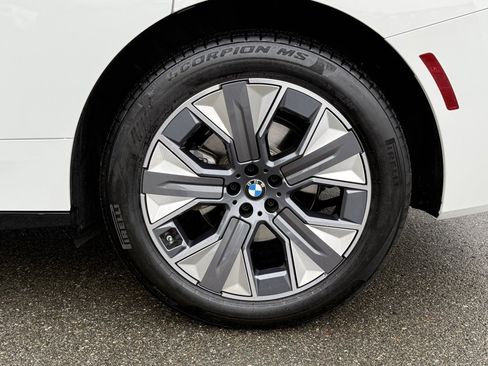 Used 2026 BMW iX xDrive45 w/ Premium Package image 17