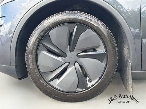 Used 2026 Tesla Model Y Long Range AWD/4WD image 39