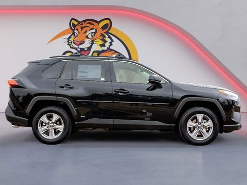 New 2025 Toyota RAV4 LE image 4