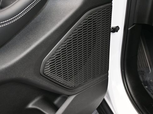 Used 2025 Jeep Grand Cherokee Altitude image 14