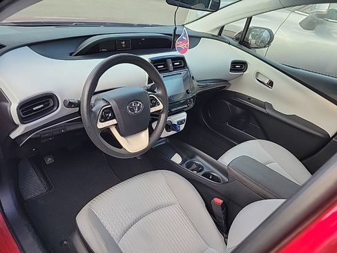 Used 2017 Toyota Prius Two FWD image 6