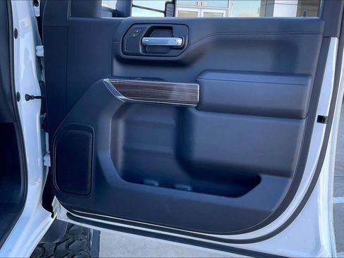 Used 2023 Chevrolet Silverado 2500 LT image 22