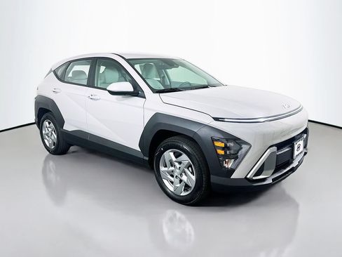 New 2026 Hyundai Kona SE FWD image 3