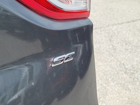 Used 2016 Ford Escape SE FWD image 9