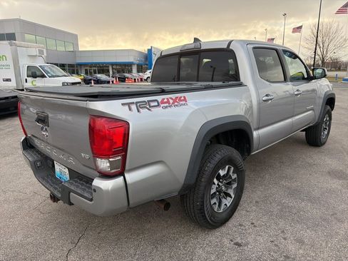 Used 2016 Toyota Tacoma TRD Off-Road w/ Premium & Technology Package image 5
