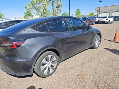 Used 2024 Tesla Model Y Long Range AWD/4WD image 10