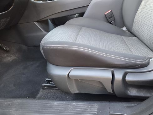 Used 2021 Nissan Rogue S image 21