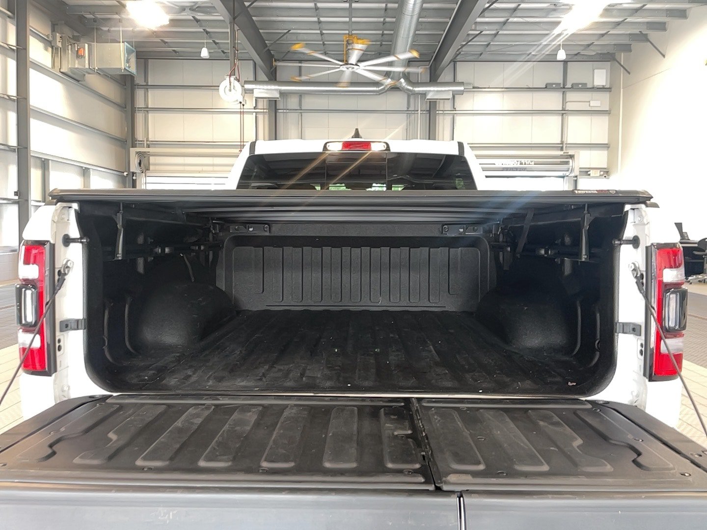Used 2020 RAM 1500 Big Horn AWD/4WD image 7