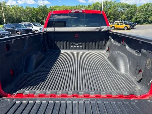 Used 2016 Chevrolet Silverado 1500 Custom w/ Custom Convenience Package AWD/4WD image 9