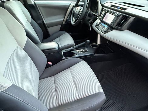 Used 2013 Toyota RAV4 XLE image 34