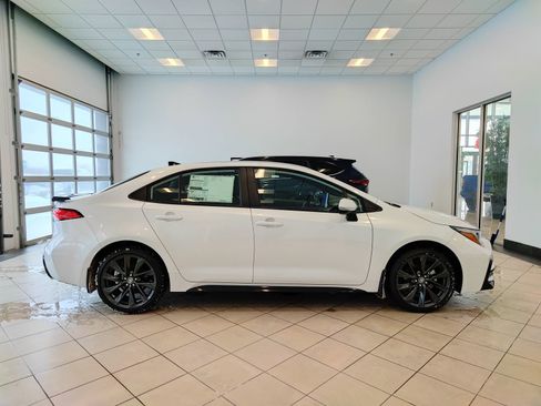 New 2026 Toyota Corolla SE w/ SE Package image 2