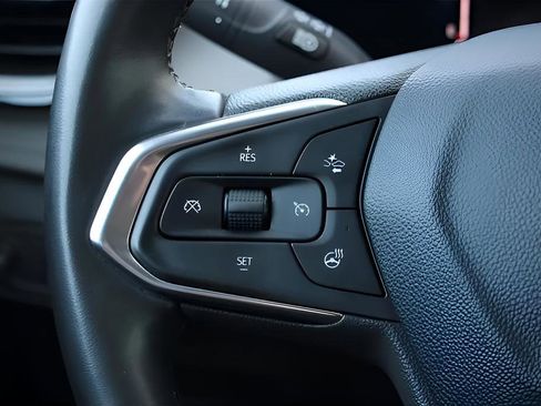 Used 2024 Chevrolet TrailBlazer LT w/ Convenience Package FWD image 12