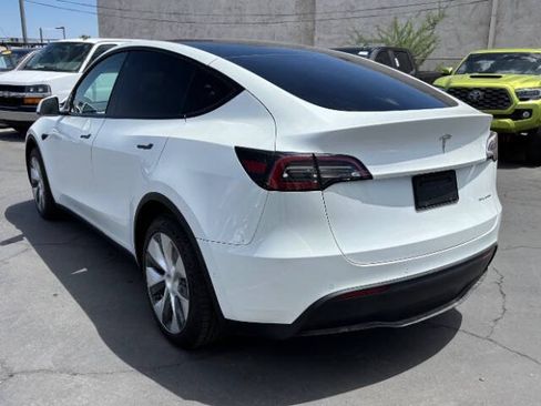 Used 2021 Tesla Model Y Long Range AWD/4WD image 5