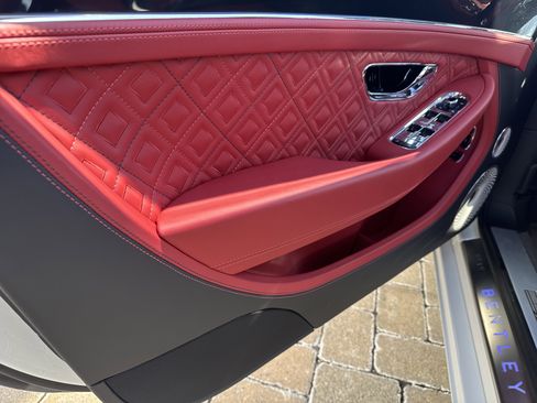 Used 2020 Bentley Continental GT image 13