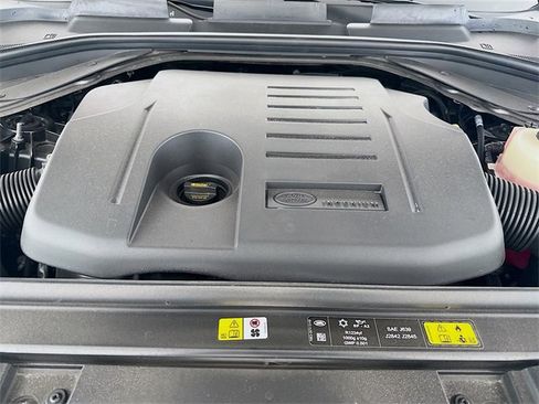 Used 2025 Land Rover Range Rover Sport Dynamic SE image 32