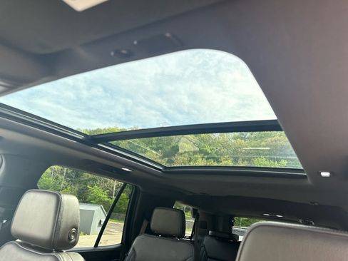 Used 2023 GMC Yukon Denali AWD/4WD image 14