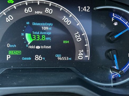 Used 2020 Toyota RAV4 Limited AWD/4WD image 30