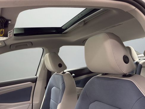 New 2026 Volkswagen Jetta SE FWD image 20