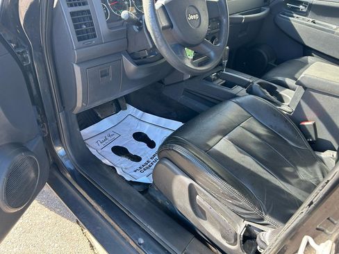 Used 2009 Jeep Liberty Sport w/ Popular Equipment Group image 10