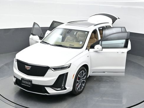 Certified 2025 Cadillac XT6 Sport w/ Platinum Package AWD/4WD image 39