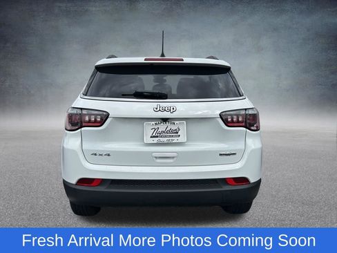 Used 2025 Jeep Compass Latitude w/ Sun & Sound Group image 5