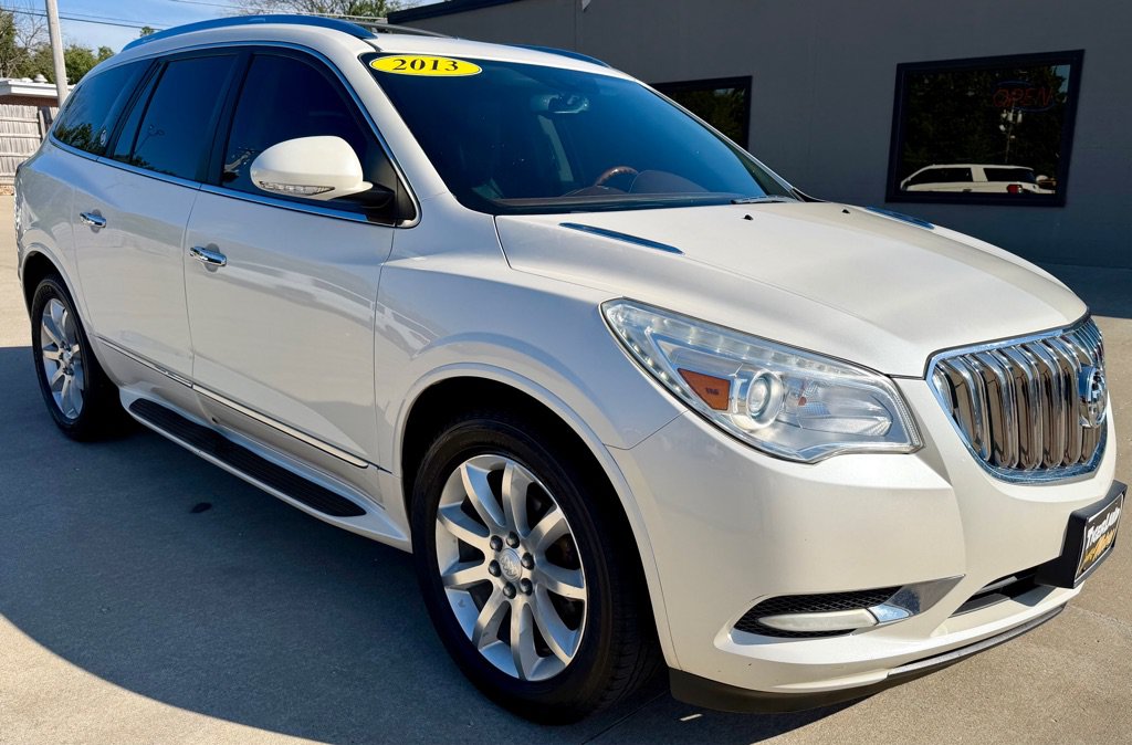 Used 2013 Buick Enclave Premium FWD image 1