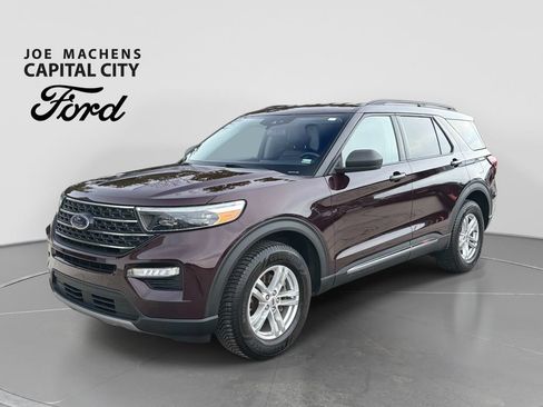 Used 2023 Ford Explorer XLT w/ Equipment Group 202A AWD/4WD image 9