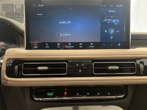 Used 2021 Lincoln Nautilus Reserve AWD/4WD image 22