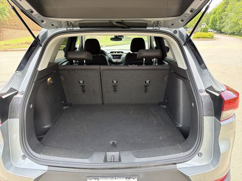 Used 2023 Chevrolet TrailBlazer LT FWD image 18