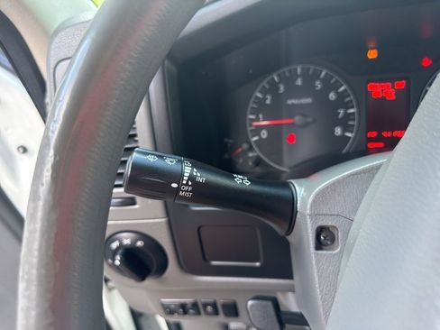 Used 2018 Nissan NV 3500 SV image 20