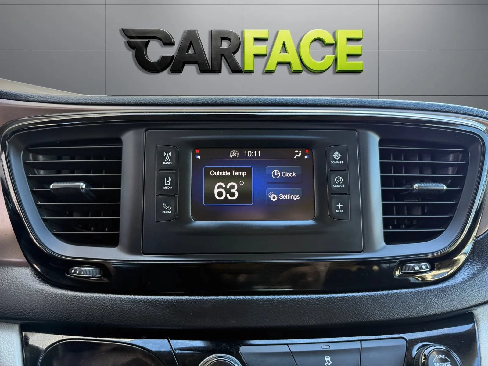 Used 2017 Chrysler Pacifica Touring FWD image 35