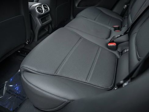 New 2026 Mercedes-Benz GLC 300 4MATIC image 30
