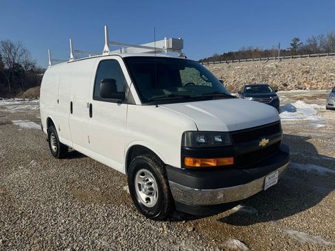 Used 2019 Chevrolet Express 2500 w/ Driver Convenience Package RWD image 7