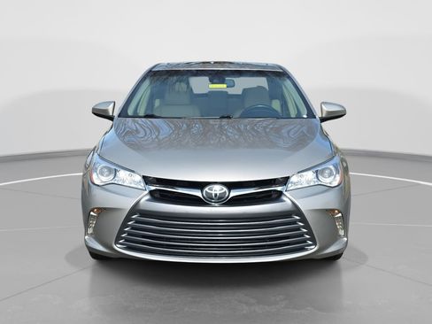 Used 2017 Toyota Camry XLE w/ Moonroof Package image 2