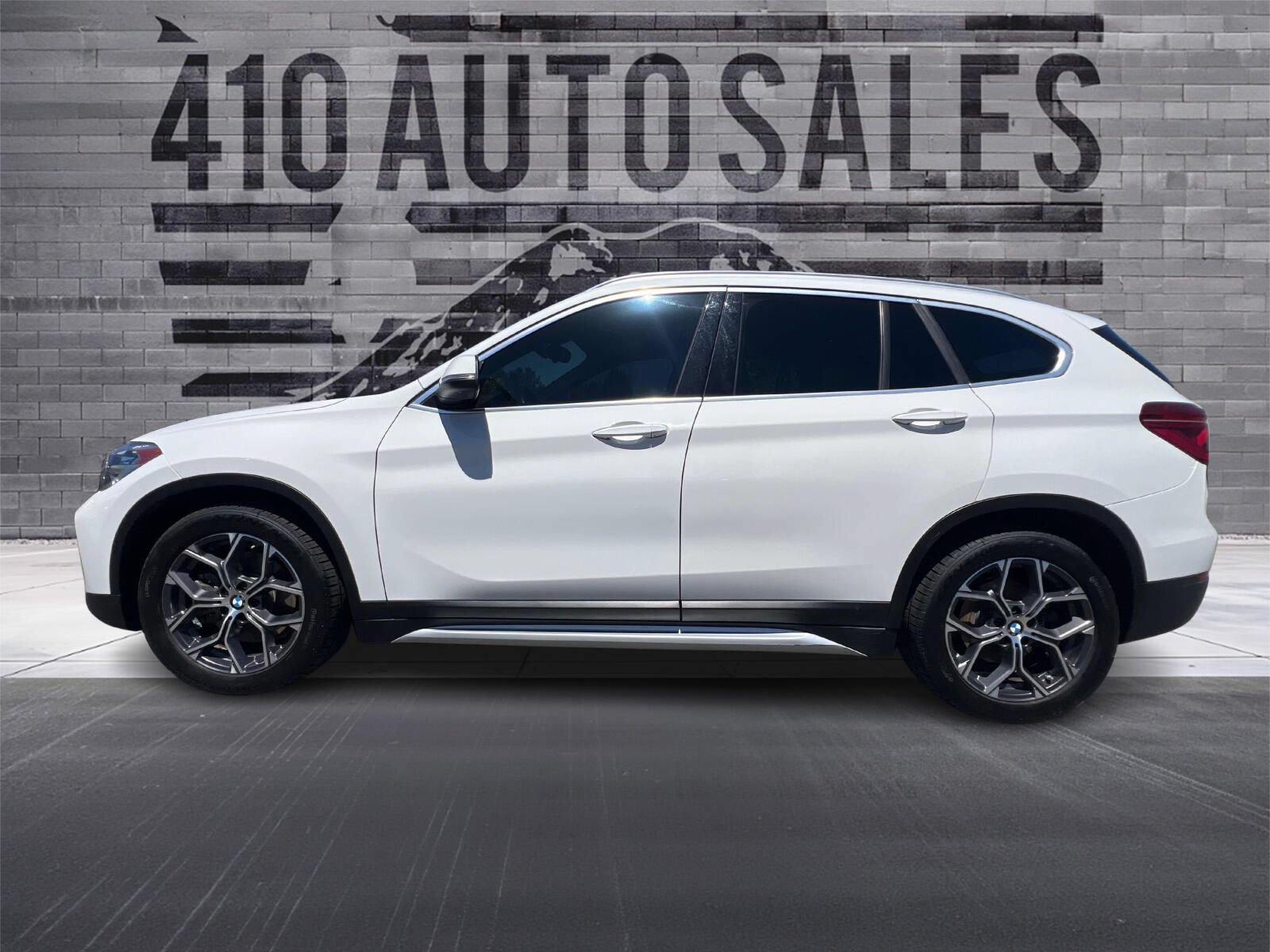 Used 2020 BMW X1 xDrive28i AWD/4WD image 1
