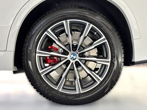 Used 2026 BMW X5 xDrive50e w/ M Sport Package AWD/4WD image 11