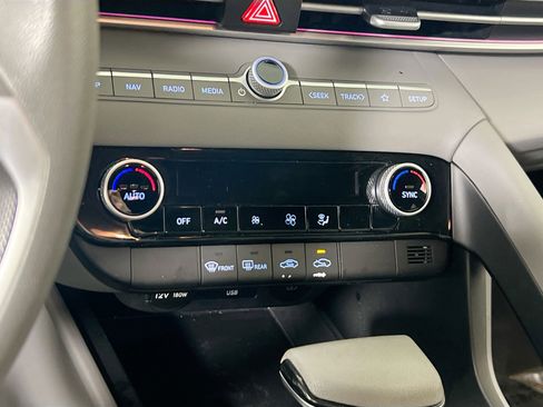 Used 2024 Hyundai Elantra SEL image 16