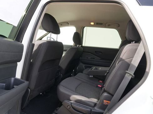 Used 2023 Nissan Pathfinder SV image 19