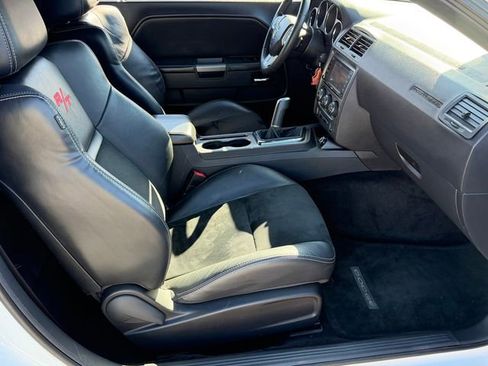 Used 2014 Dodge Challenger R/T RWD image 21